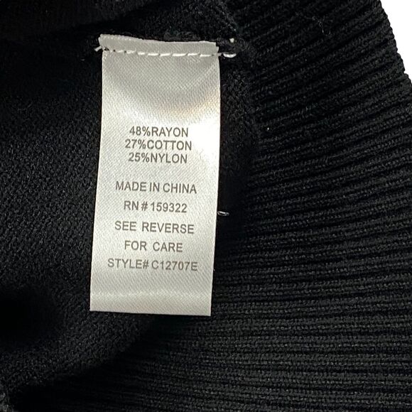 Jamison Oliva Cutout V Neck Pullover Sweater Womens Medium Black - MSRP $88 - Picture 7 of 12